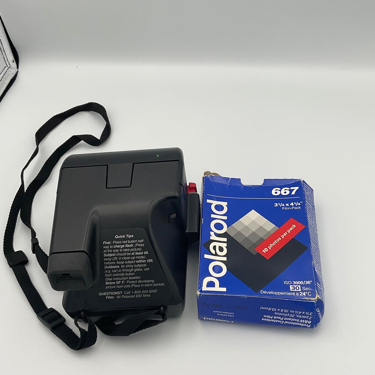 Polaroid Instant Camera 600 with bag