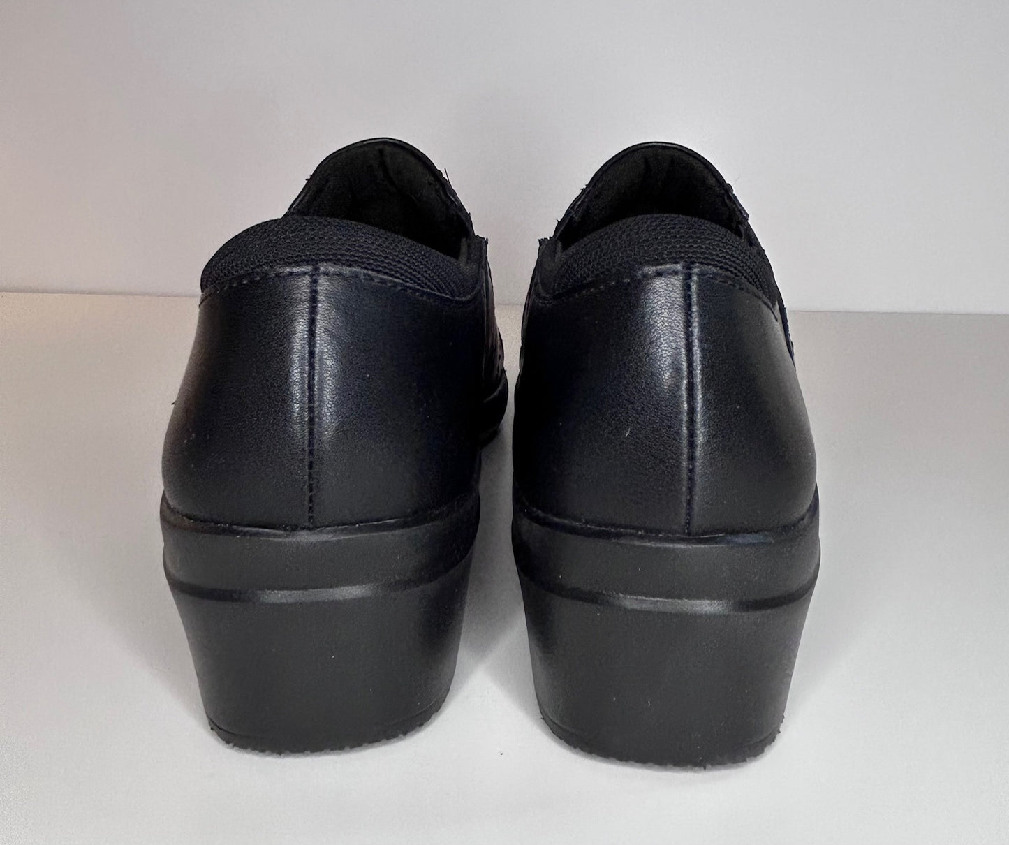 Clark’s Angie Pearl Slip-On Womens Shoes Size 8.5 Black Brand New w/o Box