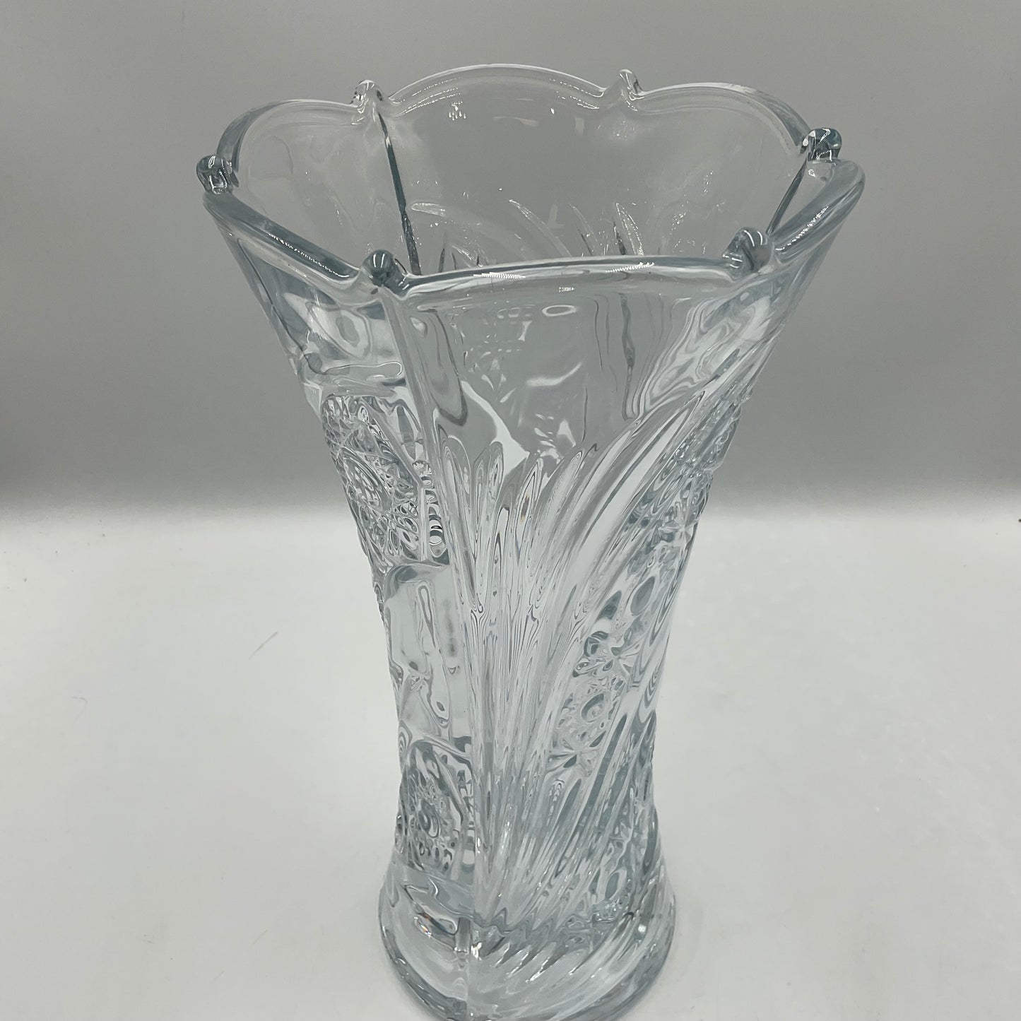 Ready JB Crystal Glass Vase Featuring Sunflower