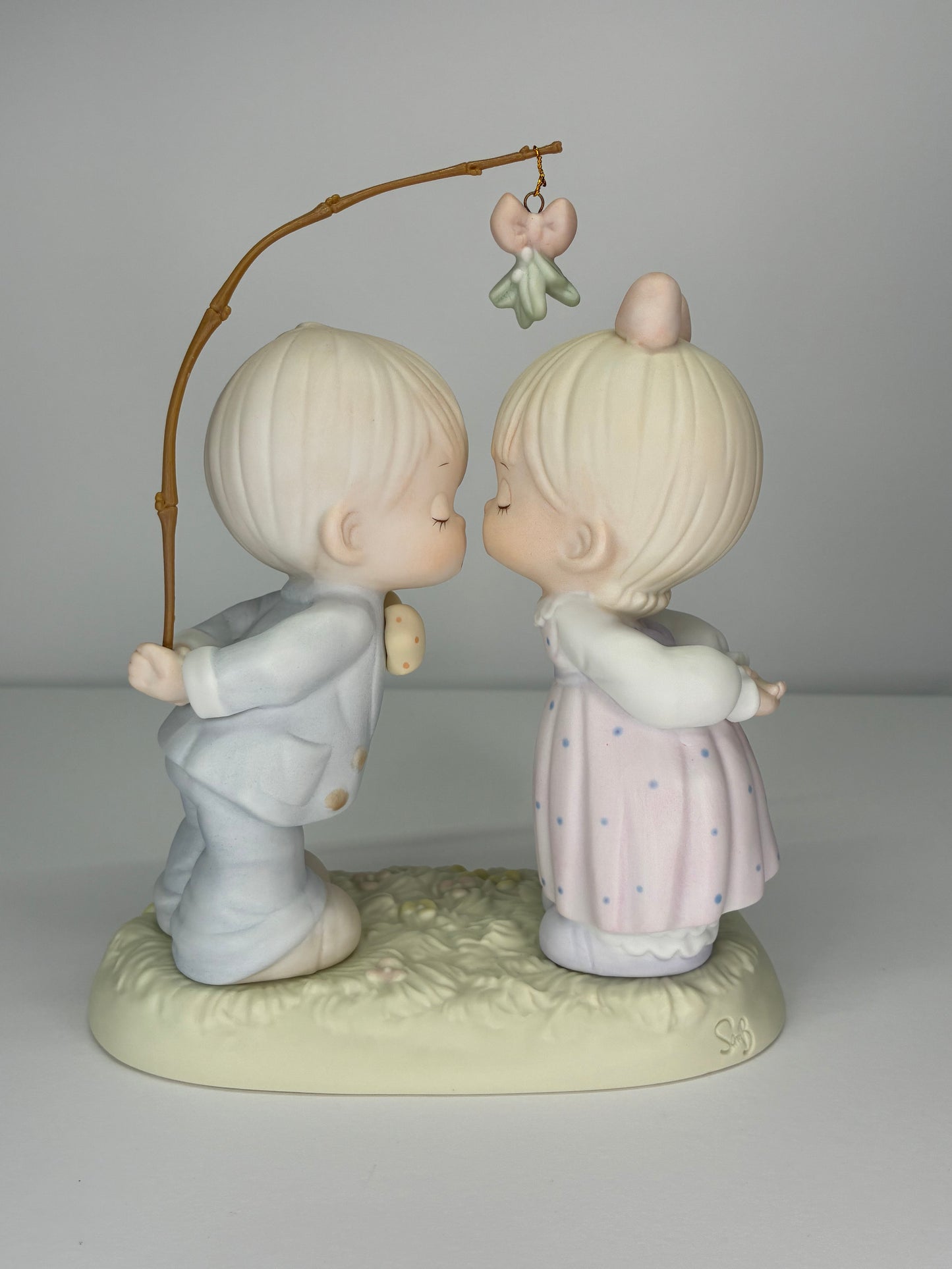 Precious Moments Vintage 1990 Blessings From Above Hand Painted Porcelain Collectible Figurine Original Box