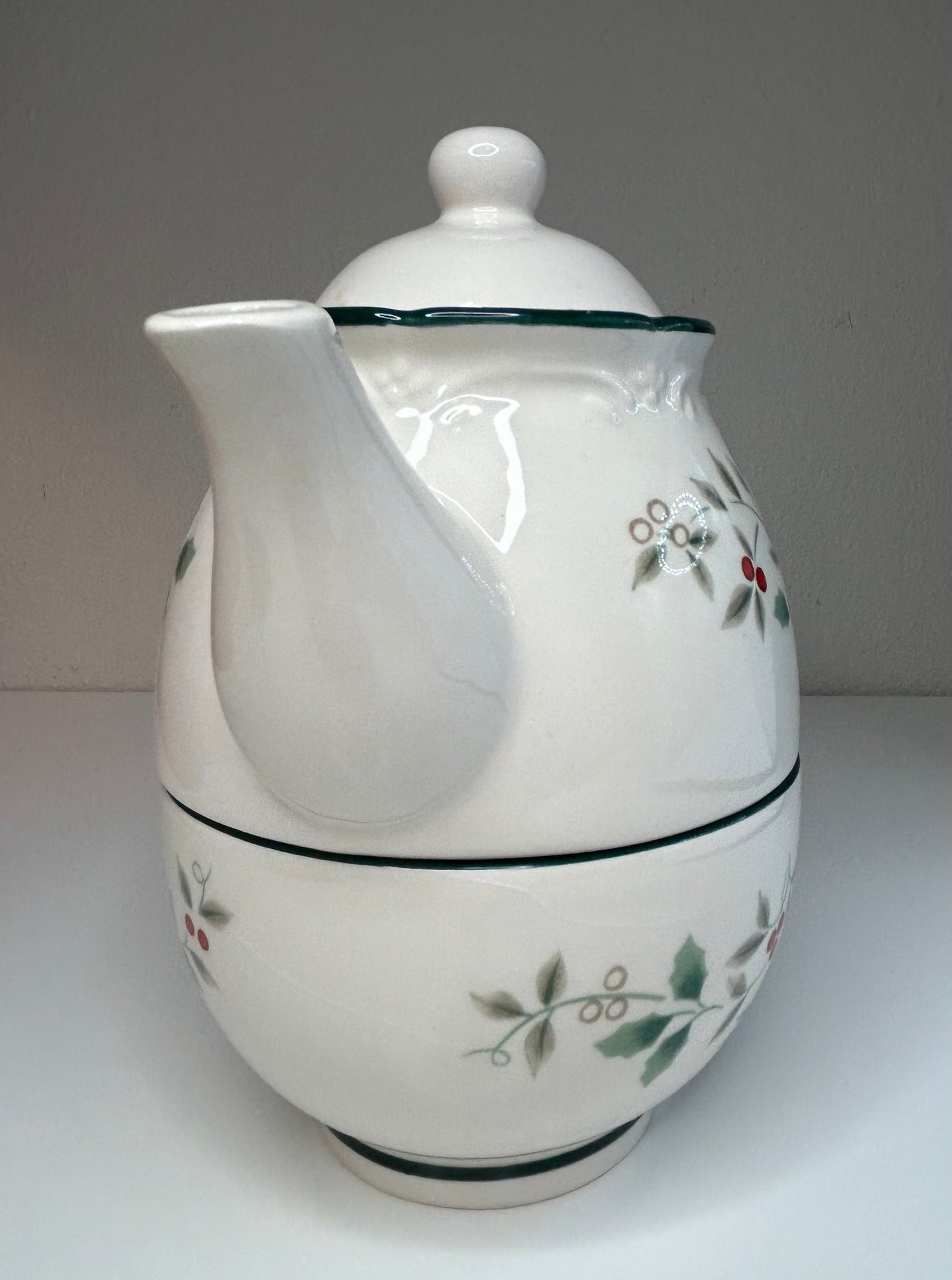 Pfaltzgraff Winterberry Tea for One Tea Pot and Tea Cup New