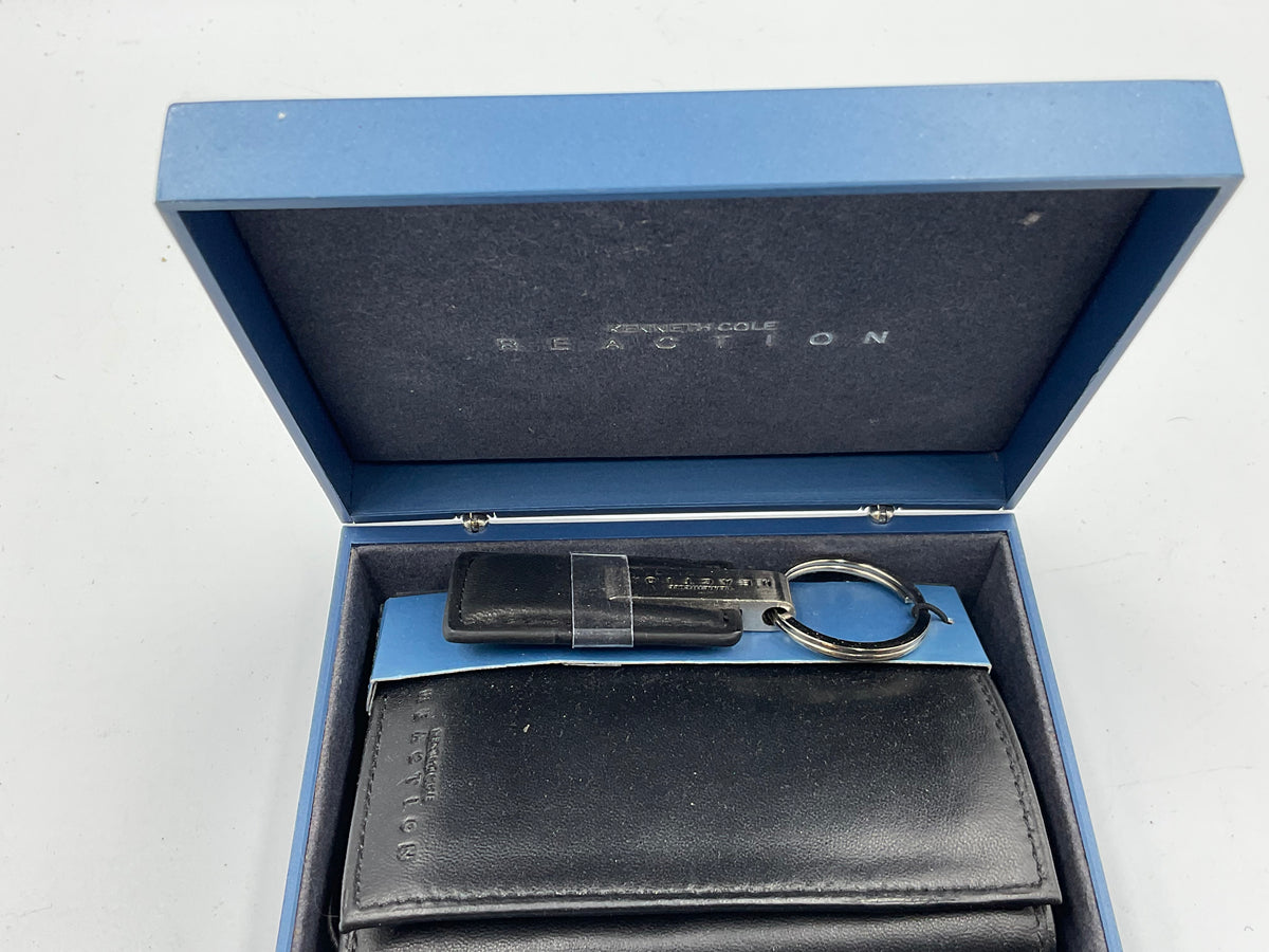 Kenneth Cole Reaction Men's Wallet & Keychain gift set